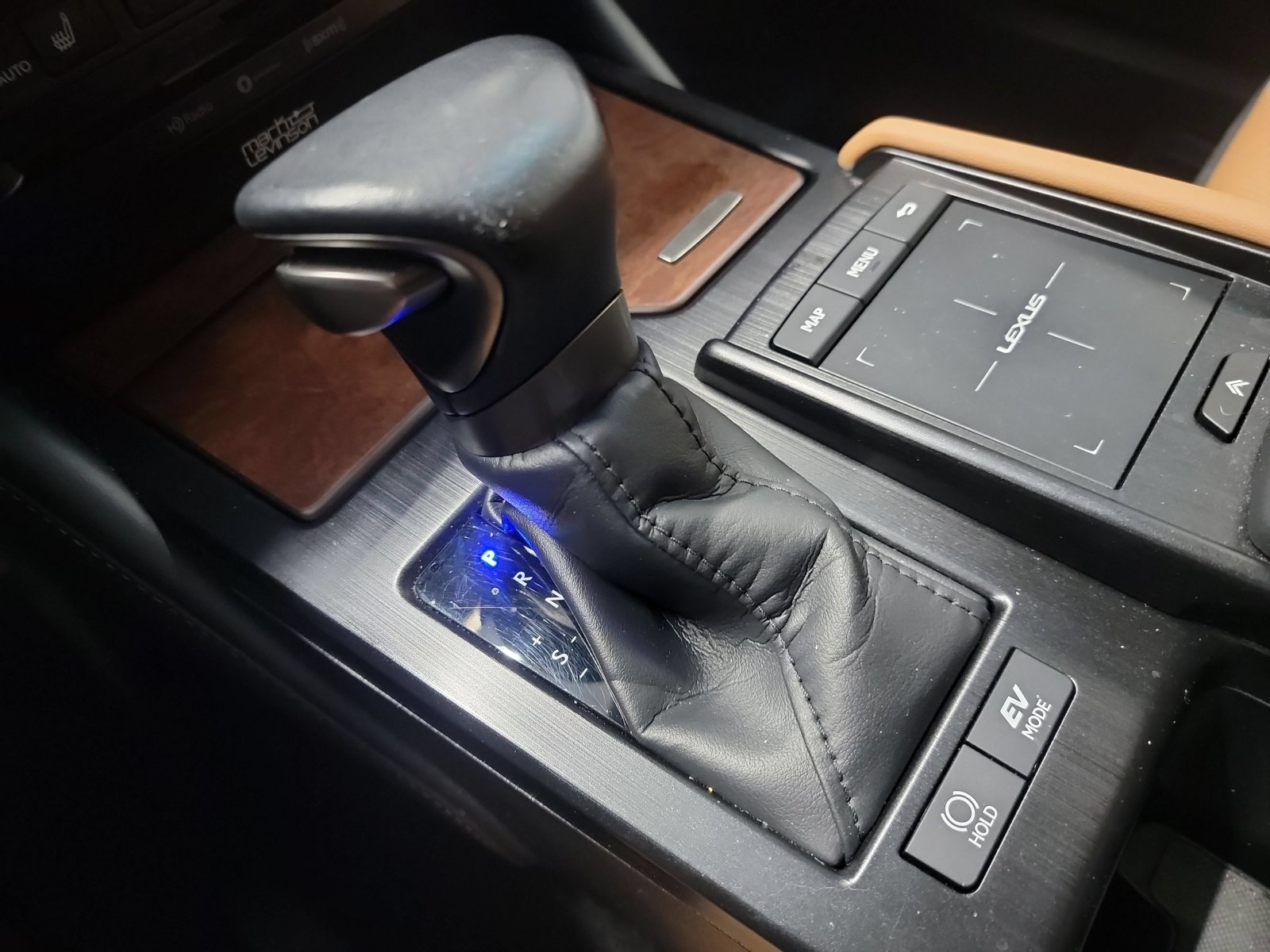Used 2022 Lexus ES 300h w/ Accessory Package FWD image 27