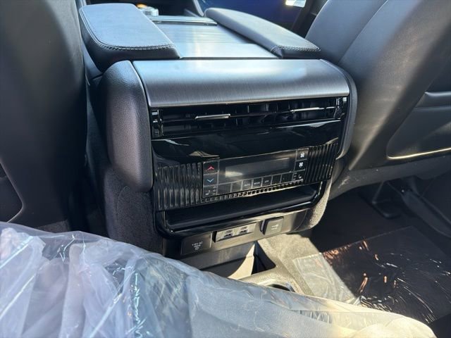 New 2026 Jeep Grand Wagoneer Limited AWD/4WD image 13