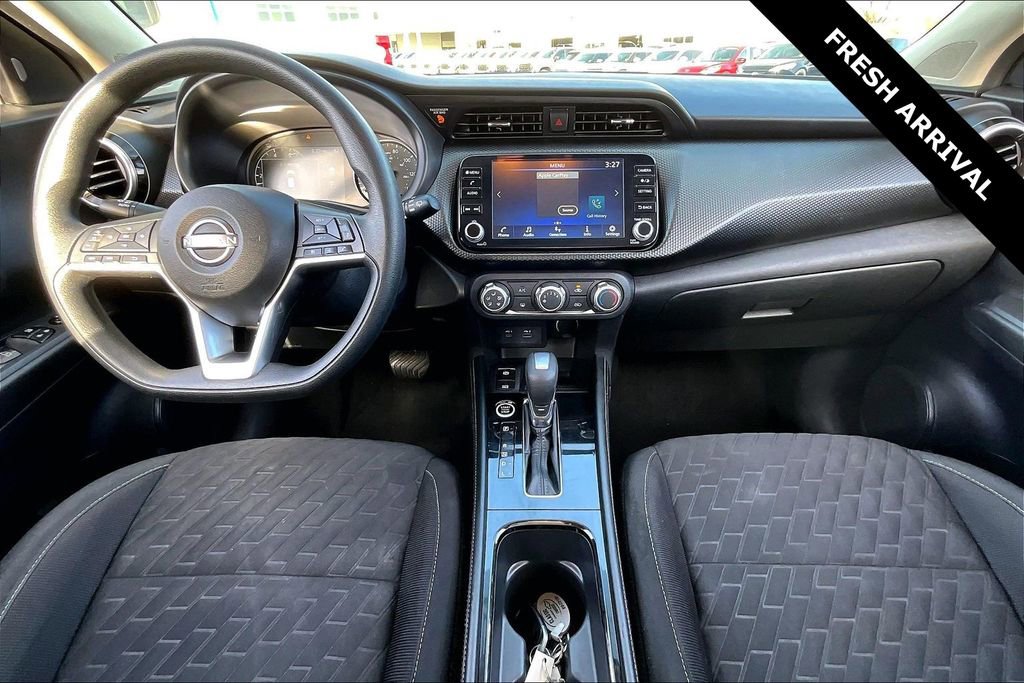 Used 2023 Nissan Kicks SV image 7