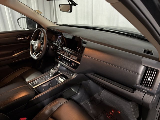 Used 2025 Nissan Pathfinder SL image 23