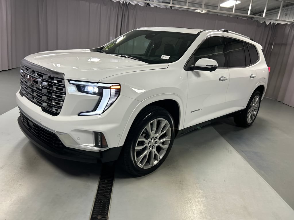 New 2027 GMC Acadia Denali w/ Denali Reserve Package AWD/4WD image 3