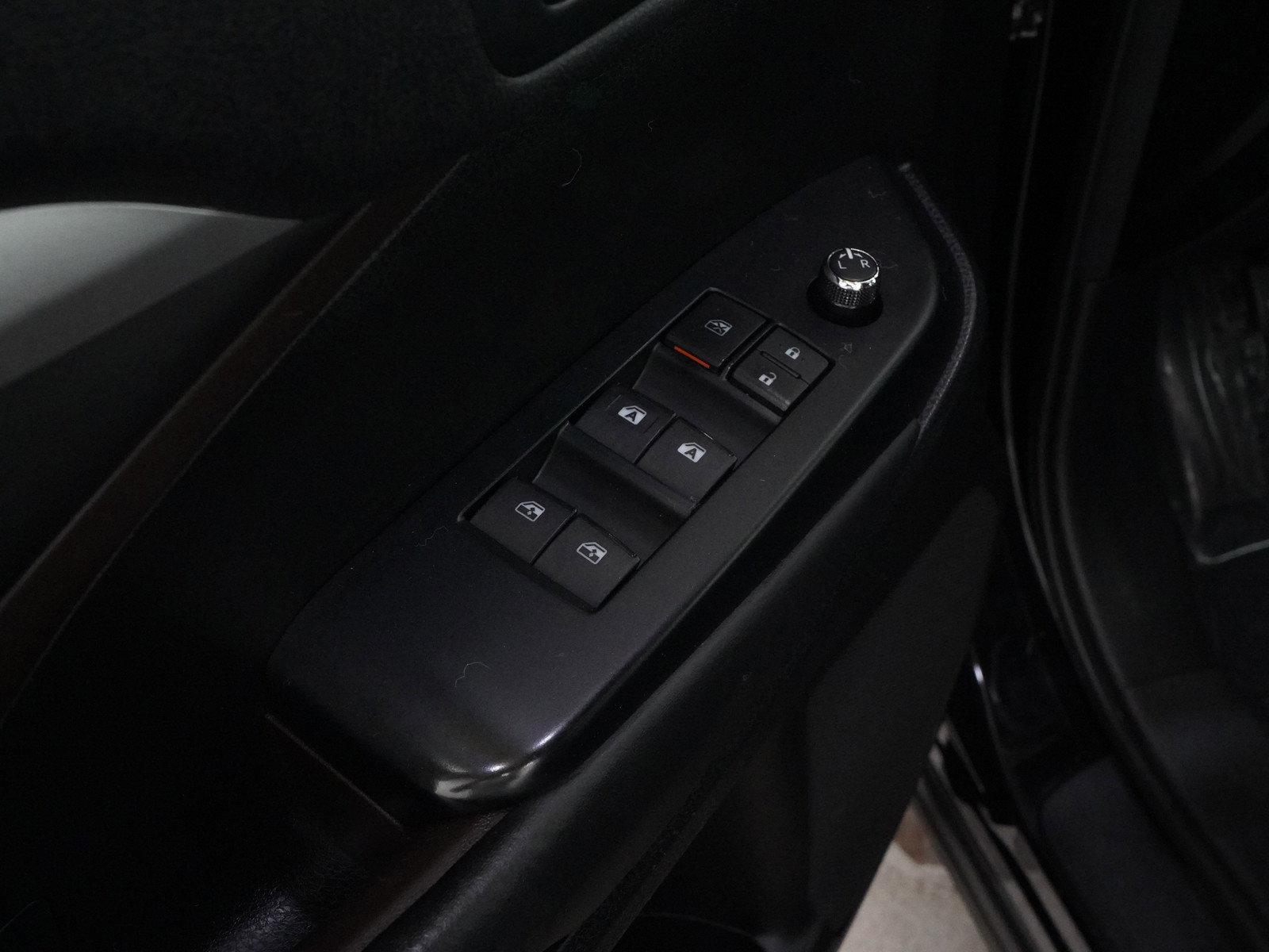 Used 2017 Toyota Highlander XLE image 18