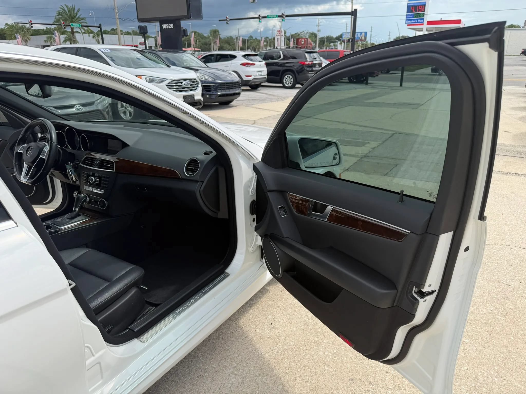 Used 2014 Mercedes-Benz C 250 Sedan image 16