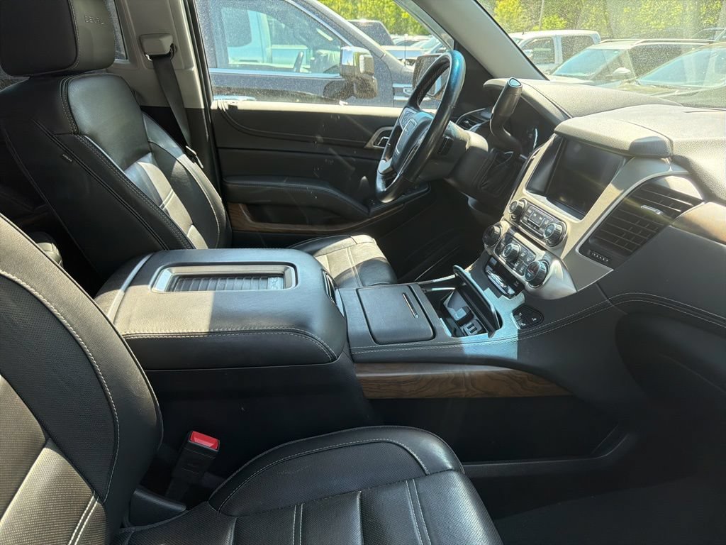 Certified 2019 GMC Yukon XL Denali w/ Denali Ultimate Package AWD/4WD image 5