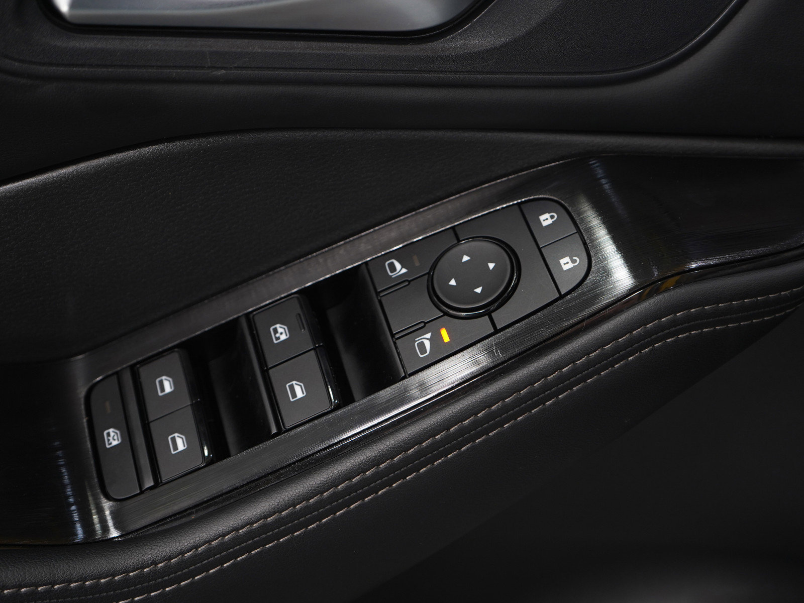 Used 2025 Nissan Rogue SV image 23