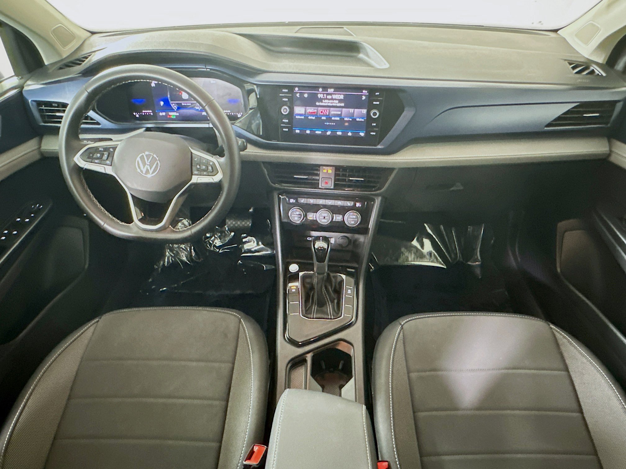 Used 2024 Volkswagen Taos SE image 27