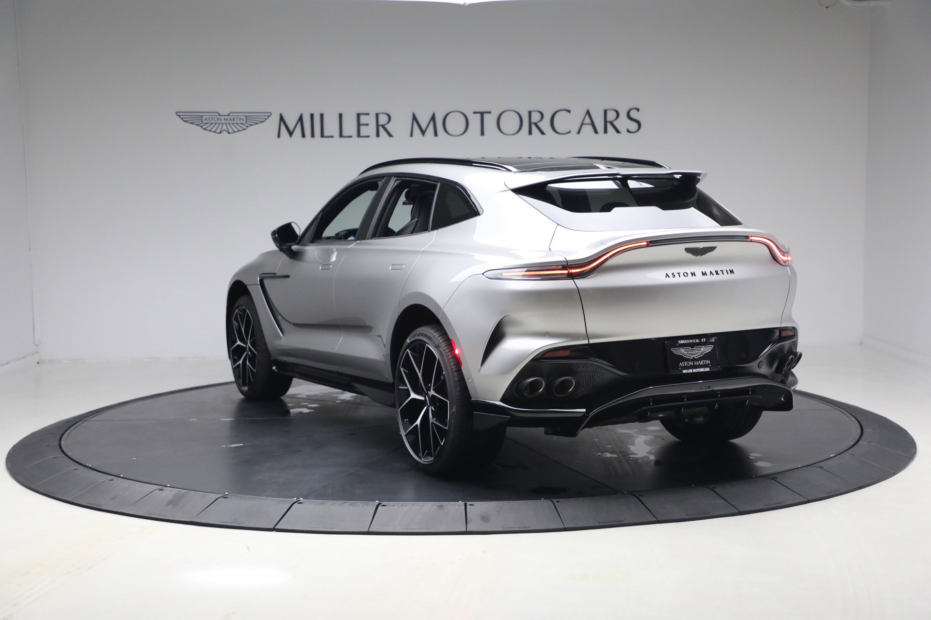 New 2026 Aston Martin DBX 707 image 5