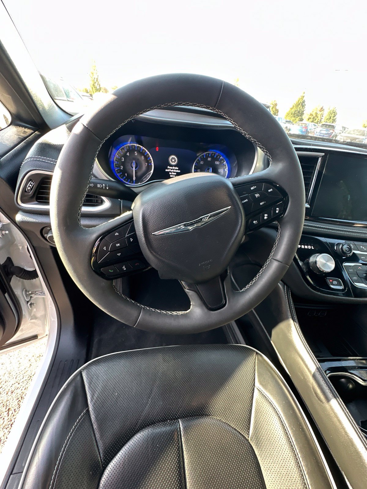 Used 2025 Chrysler Pacifica Limited FWD image 21