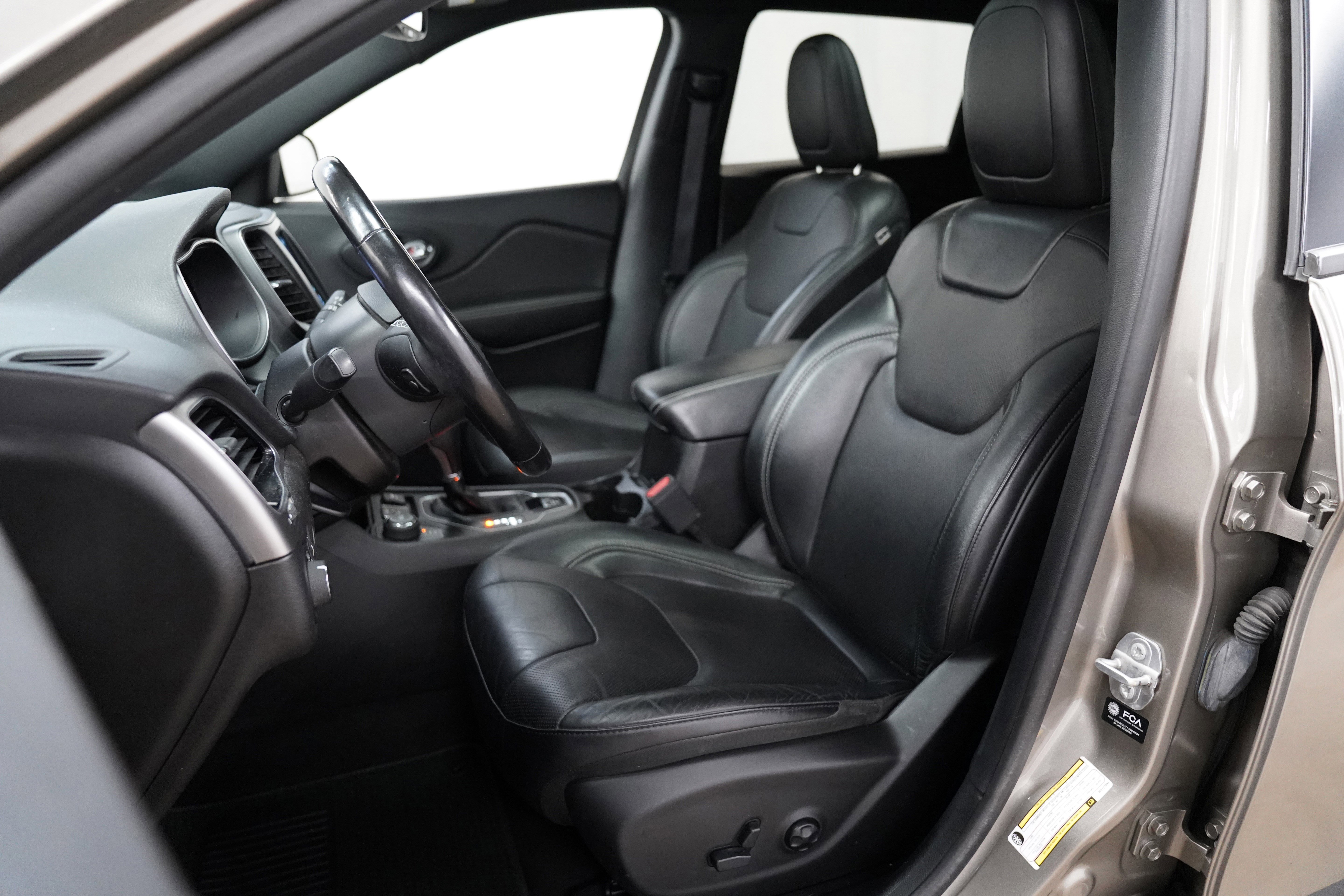 Used 2021 Jeep Cherokee Latitude Lux 80th Anniv w/ Quick Order Package 26U 80TH AWD/4WD image 4
