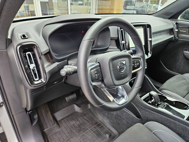 Used 2023 Volvo C40 P8 Recharge Ultimate w/ Protection Package Premier image 20