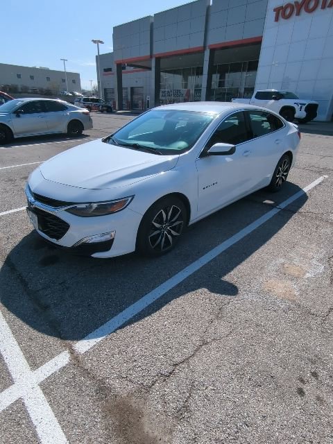 Used 2020 Chevrolet Malibu RS image 2