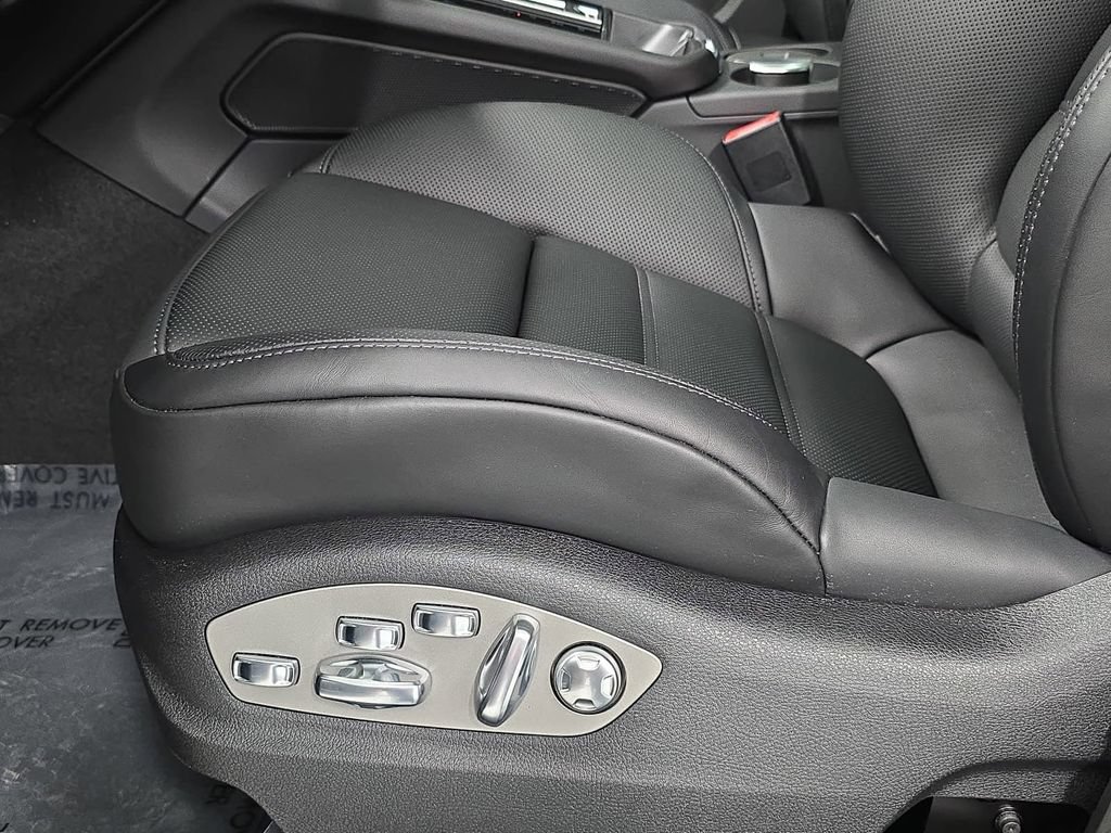 New 2026 Porsche Macan GTS AWD/4WD image 22