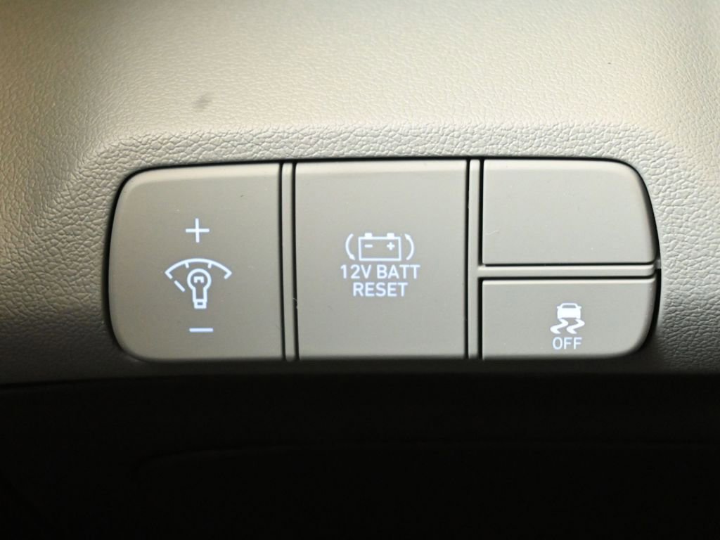 New 2026 Hyundai Elantra Limited image 24