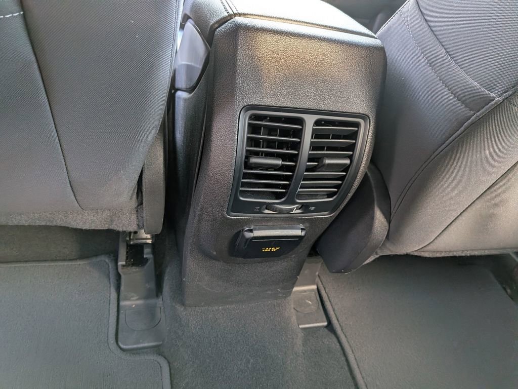 Used 2016 Ford C-MAX SE image 29