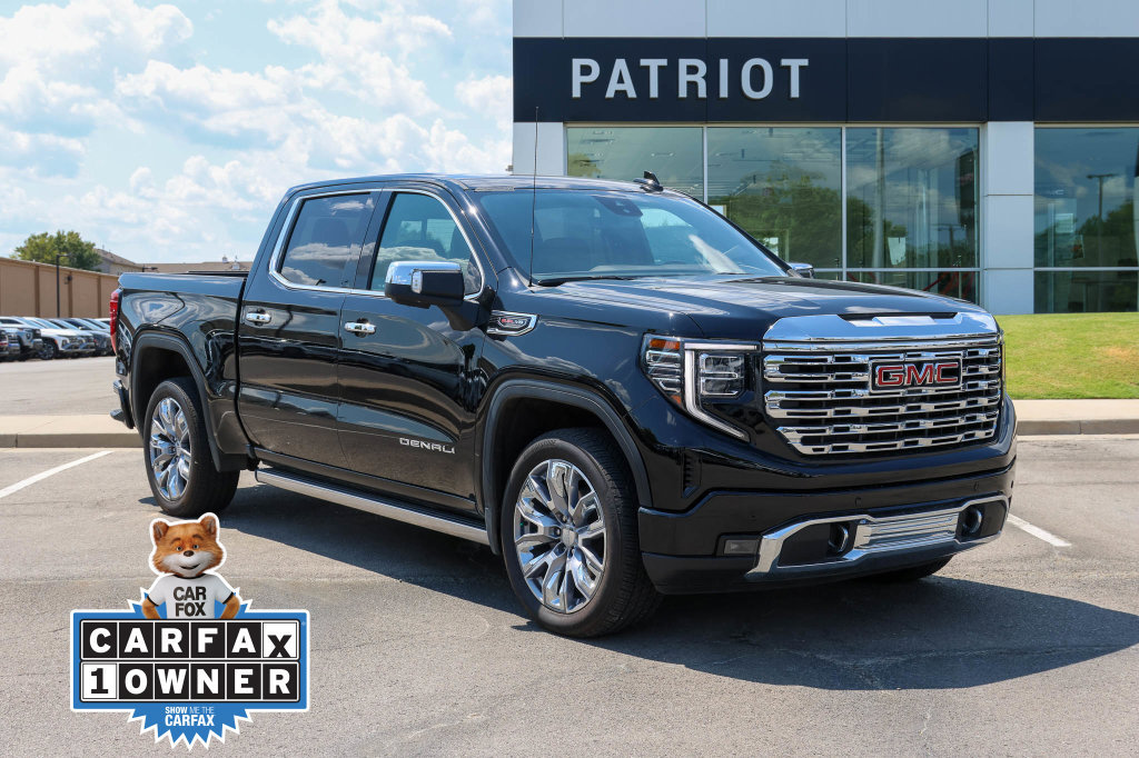 Used 2023 GMC Sierra 1500 Denali w/ Denali Reserve Package AWD/4WD image 1