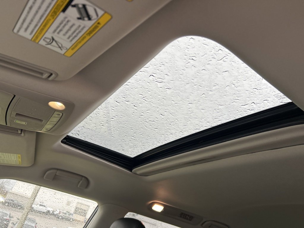 Used 2022 Nissan Armada SL w/ Captain's Chairs Package image 11