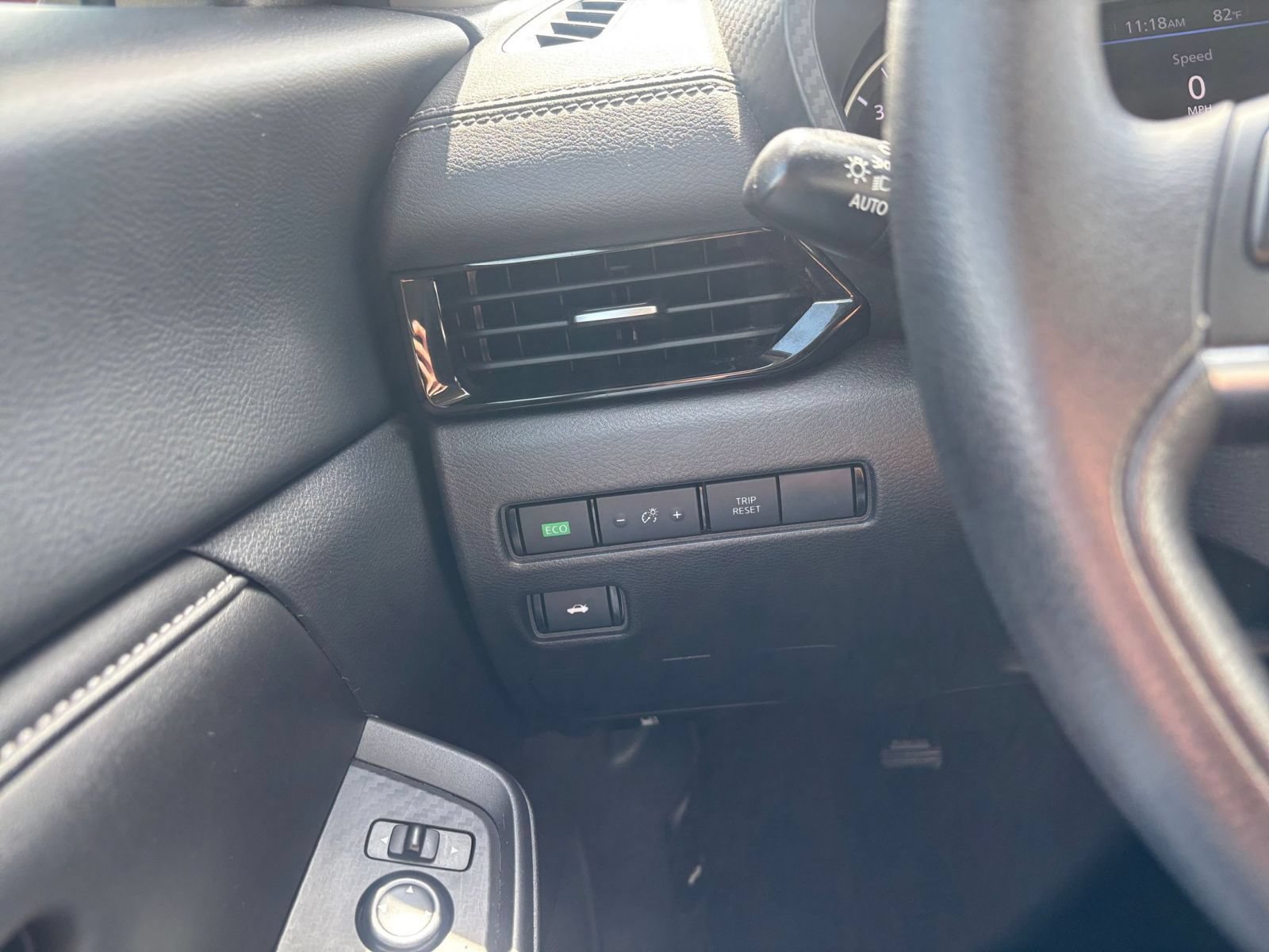 Used 2025 Nissan Sentra SV FWD image 32