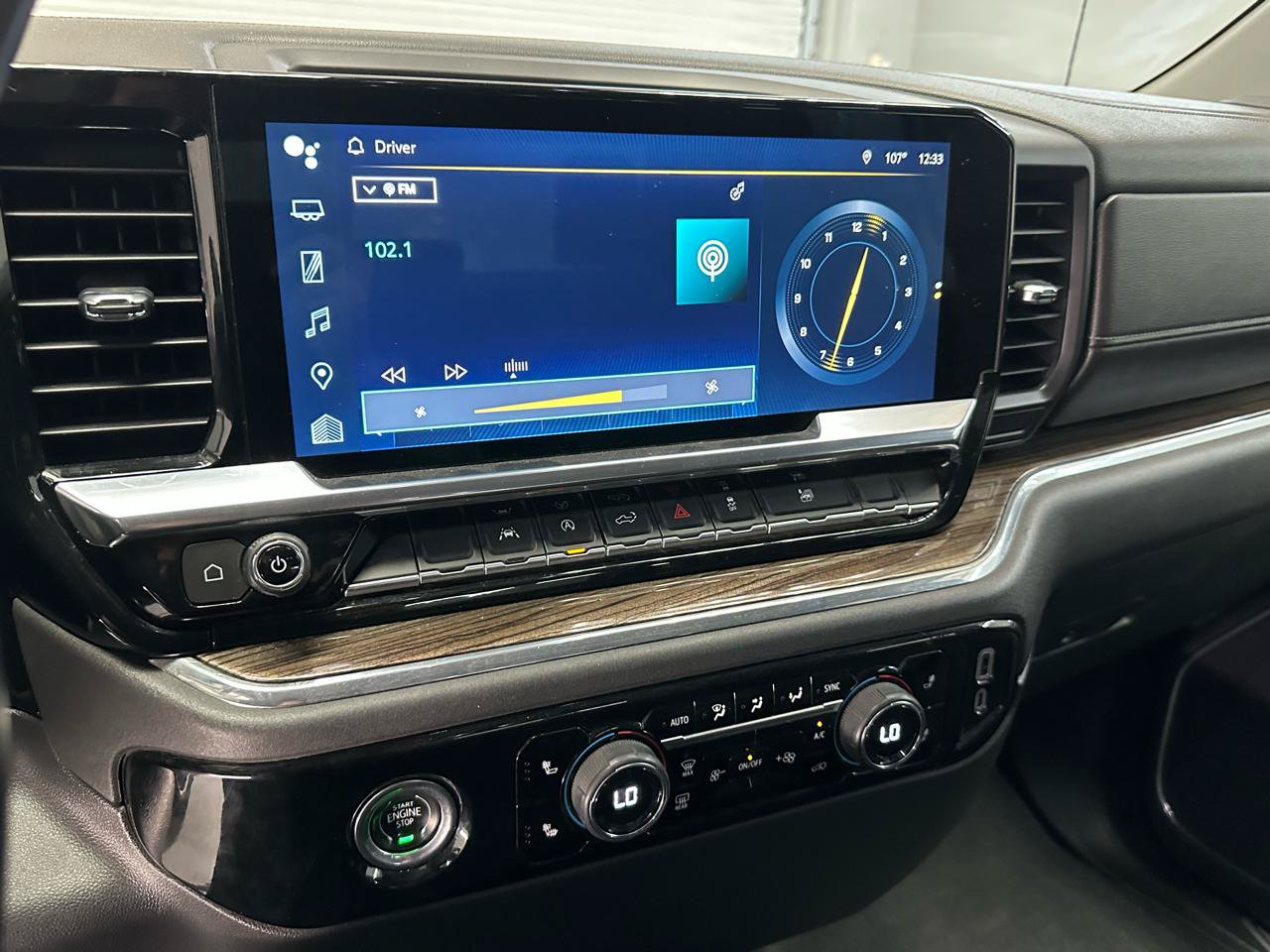 Used 2023 Chevrolet Silverado 1500 LT AWD/4WD image 17