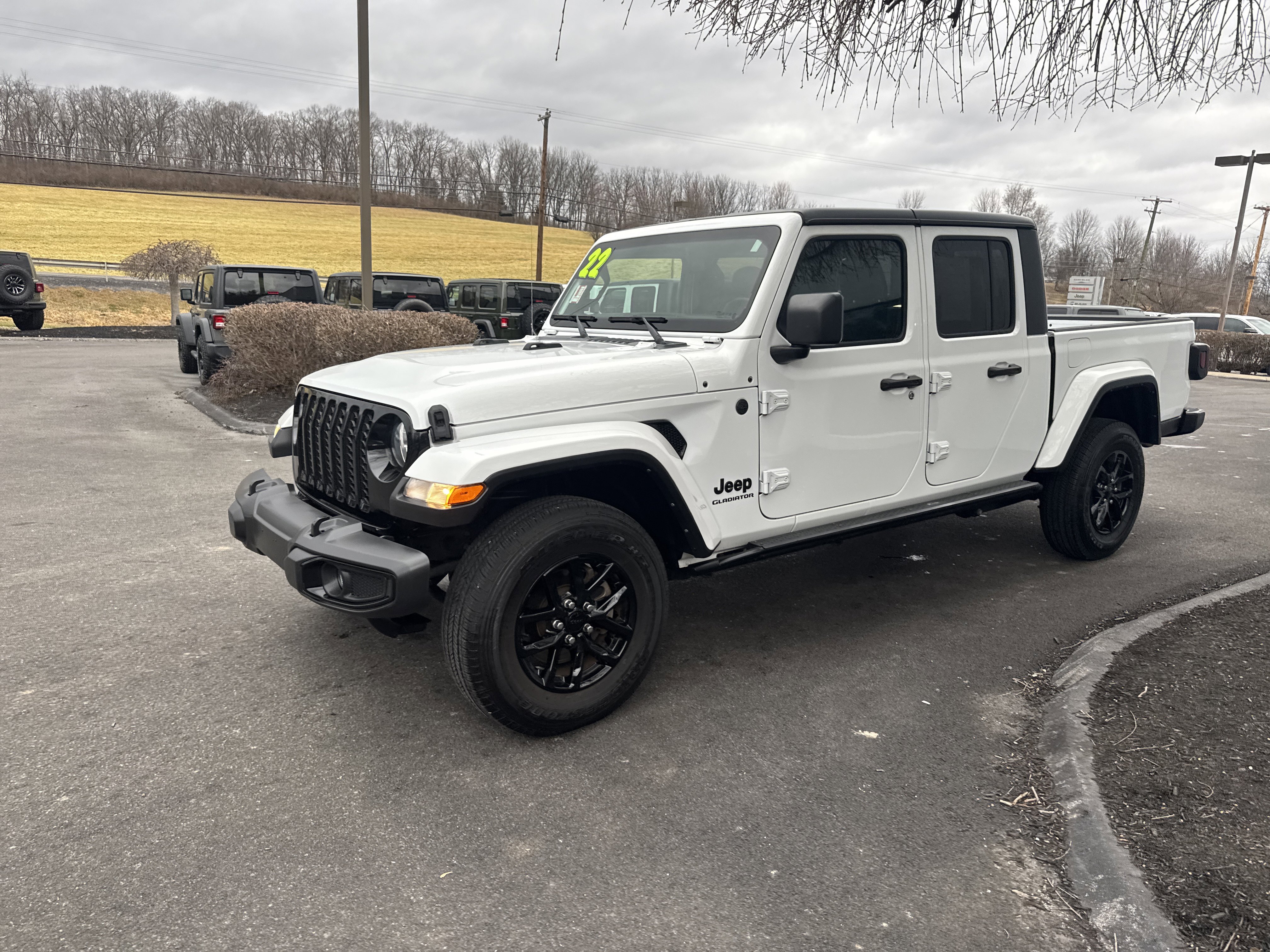 Used 2022 Jeep Gladiator Sport image 8
