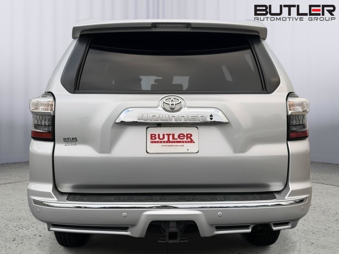 Certified 2022 Toyota 4Runner Limited AWD/4WD image 7