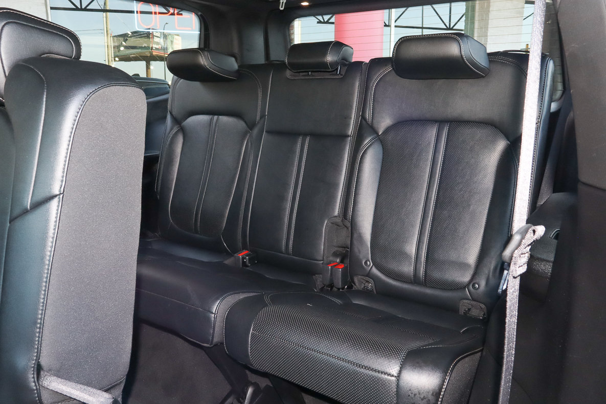 Used 2024 Jeep Wagoneer Series II w/ Flexible Seating Group AWD/4WD image 9