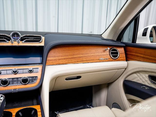 Used 2024 Bentley Bentayga AWD/4WD image 34