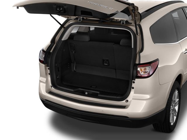 Used 2025 Chevrolet Traverse LT w/ Driver Confidence Package image 7