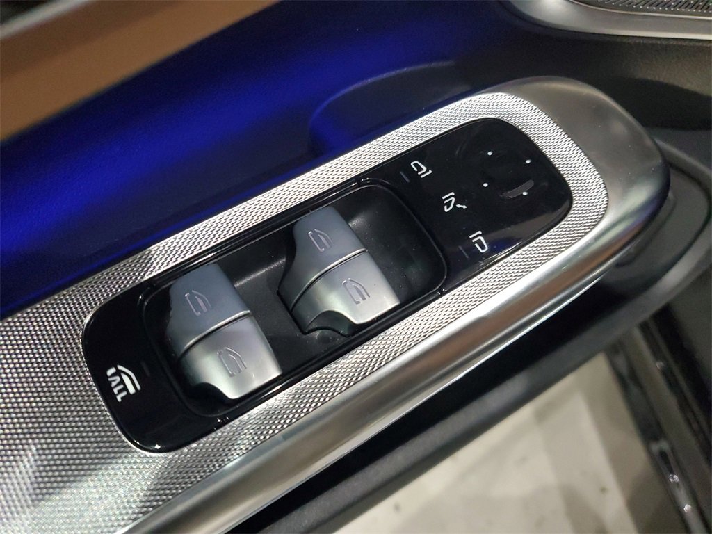 Used 2024 Mercedes-Benz CLE 450 4MATIC Cabriolet image 13