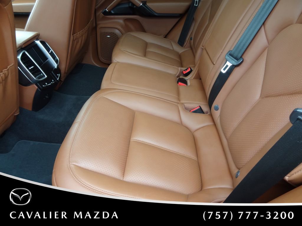 Used 2018 Porsche Cayenne AWD/4WD image 14
