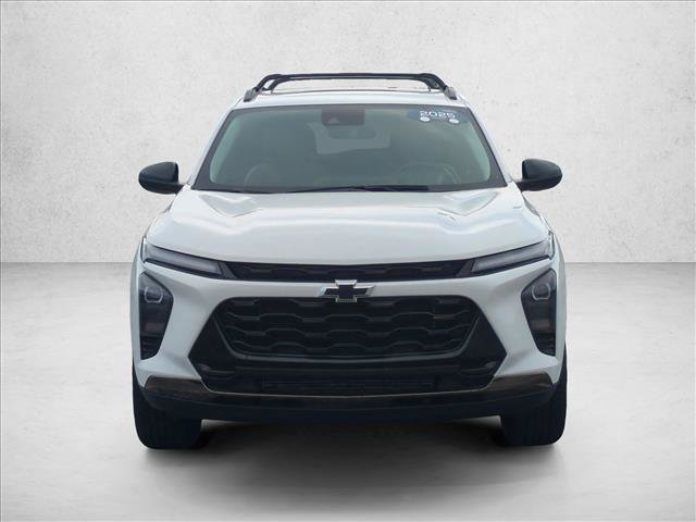 Used 2025 Chevrolet Trax ACTIV w/ Sunroof Package FWD image 2