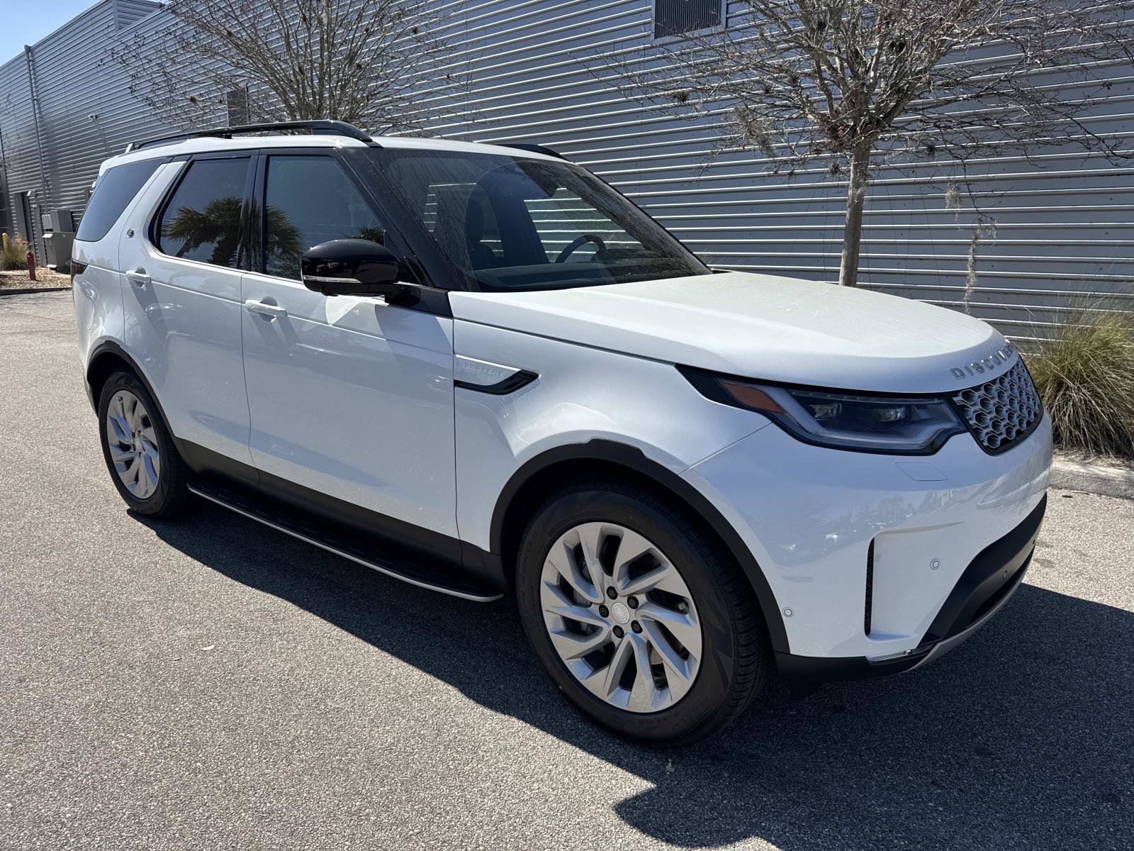 New 2026 Land Rover Discovery S AWD/4WD image 4
