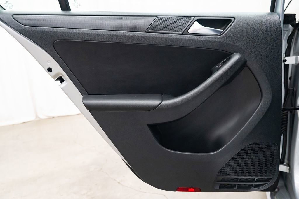 Used 2012 Volkswagen Jetta SE image 17