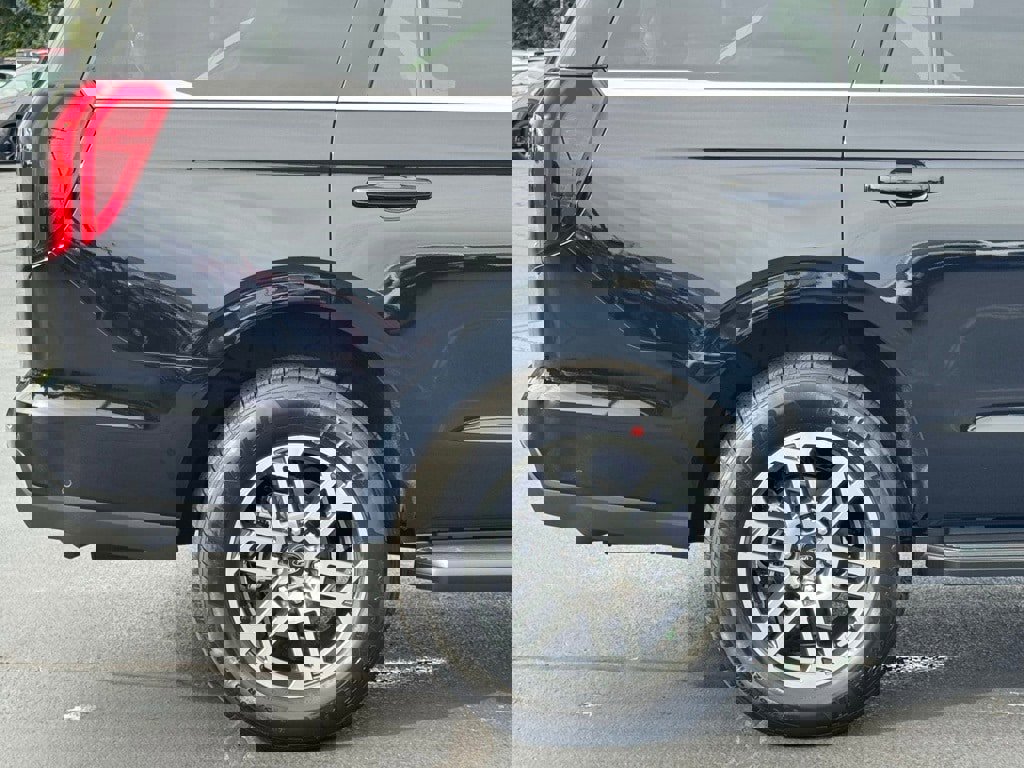 New 2025 Ford Expedition Active image 52