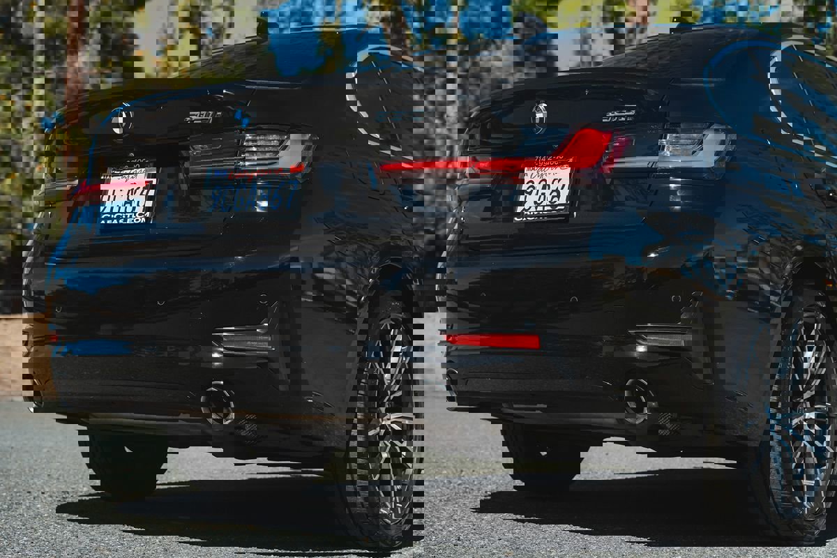 Used 2019 BMW 330i Sedan w/ Convenience Package image 10