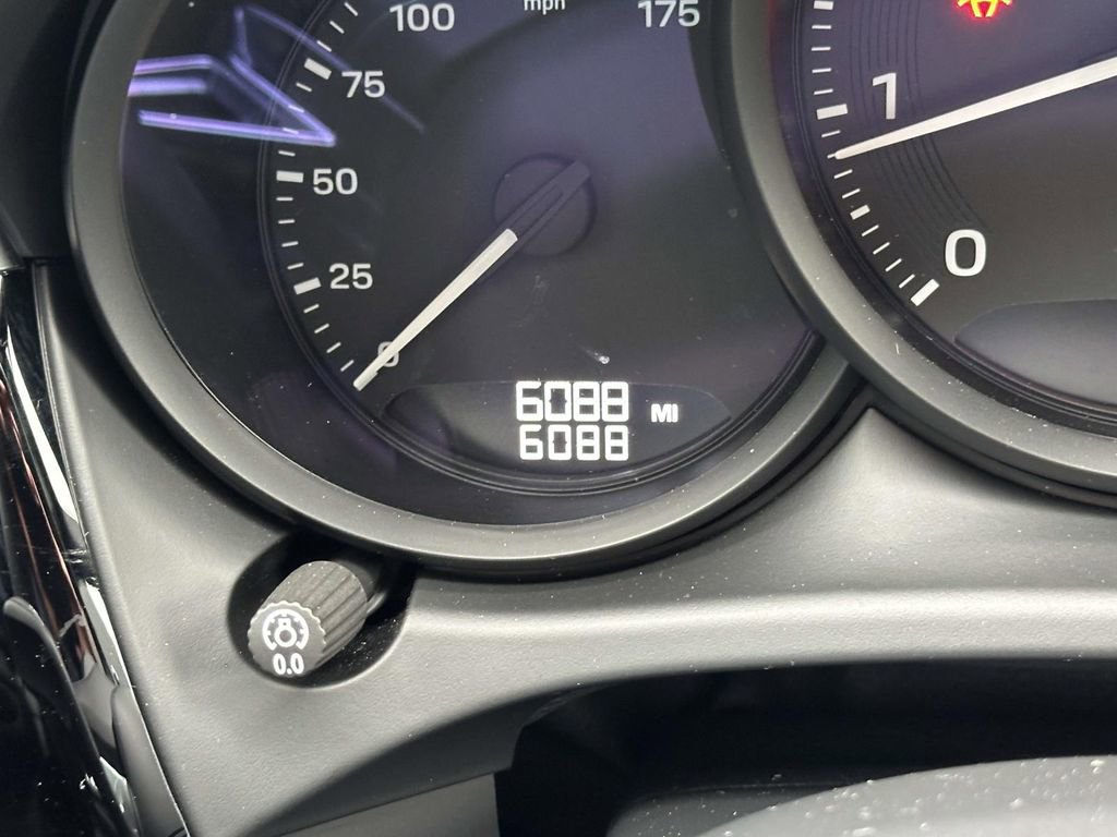 Certified 2026 Porsche Macan image 22