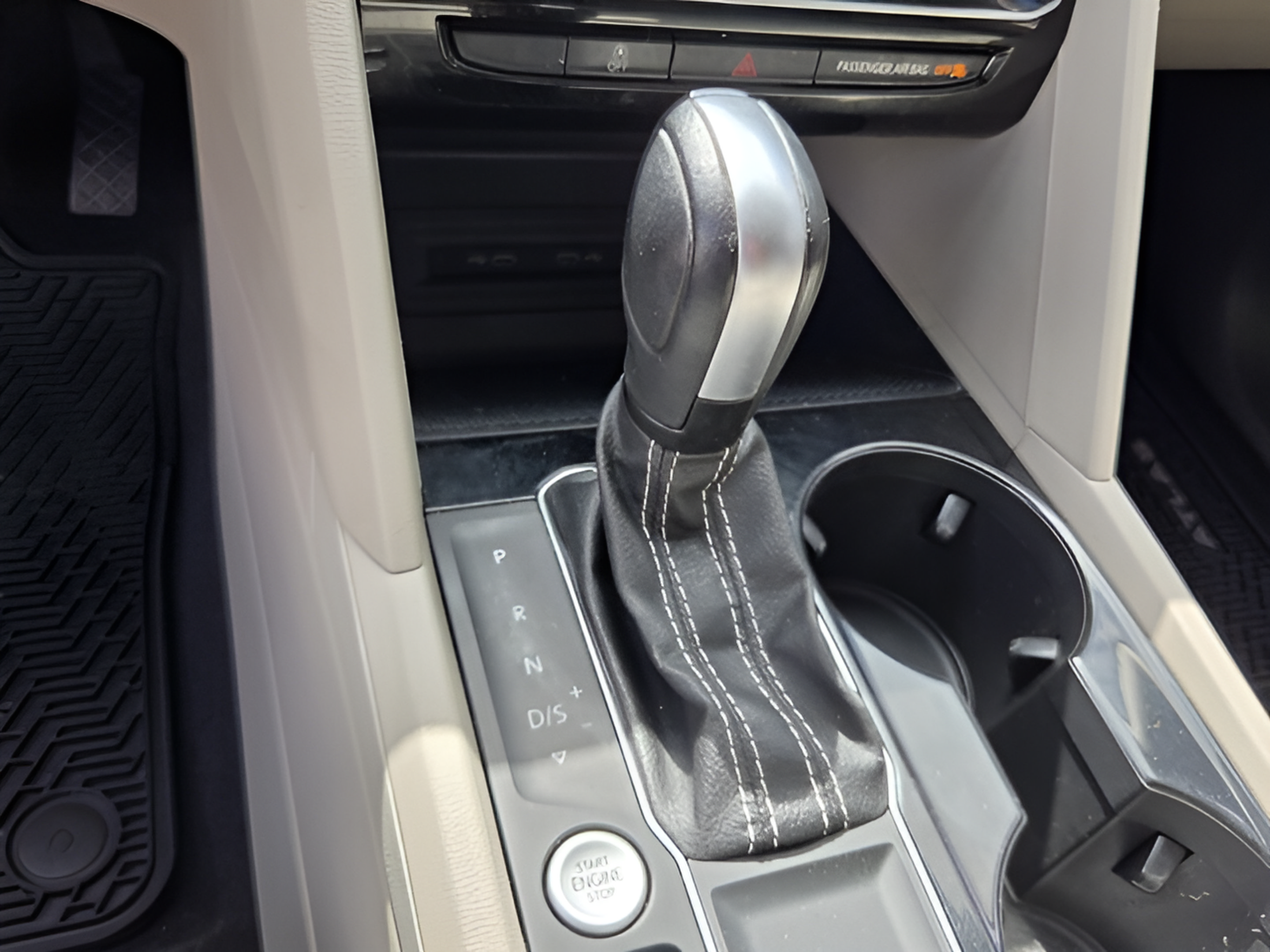 Used 2022 Volkswagen Atlas SE FWD image 22