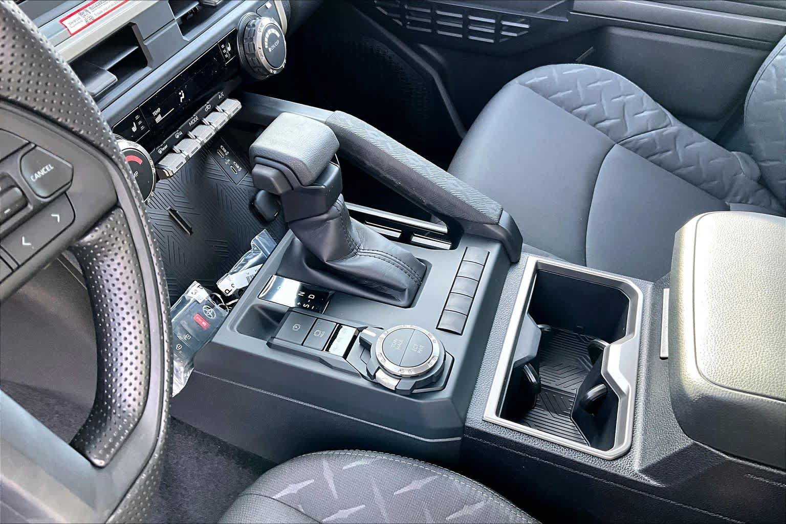 Used 2026 Toyota Tacoma SR5 AWD/4WD image 7