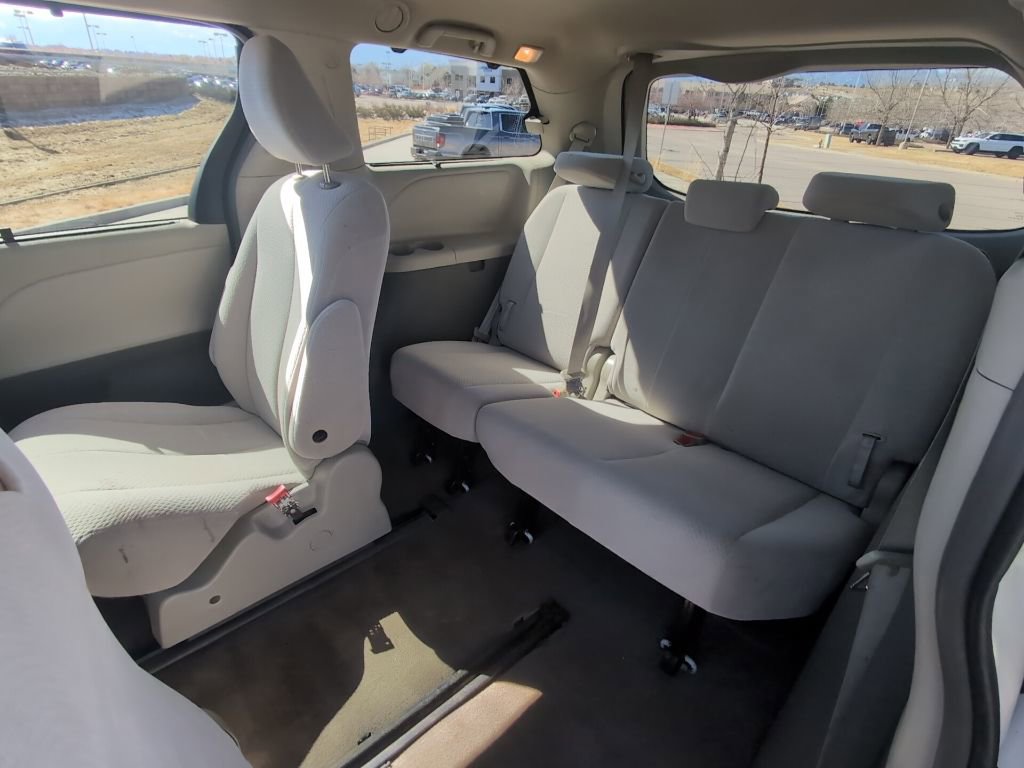 Used 2013 Toyota Sienna LE w/ Towing Pkg image 26