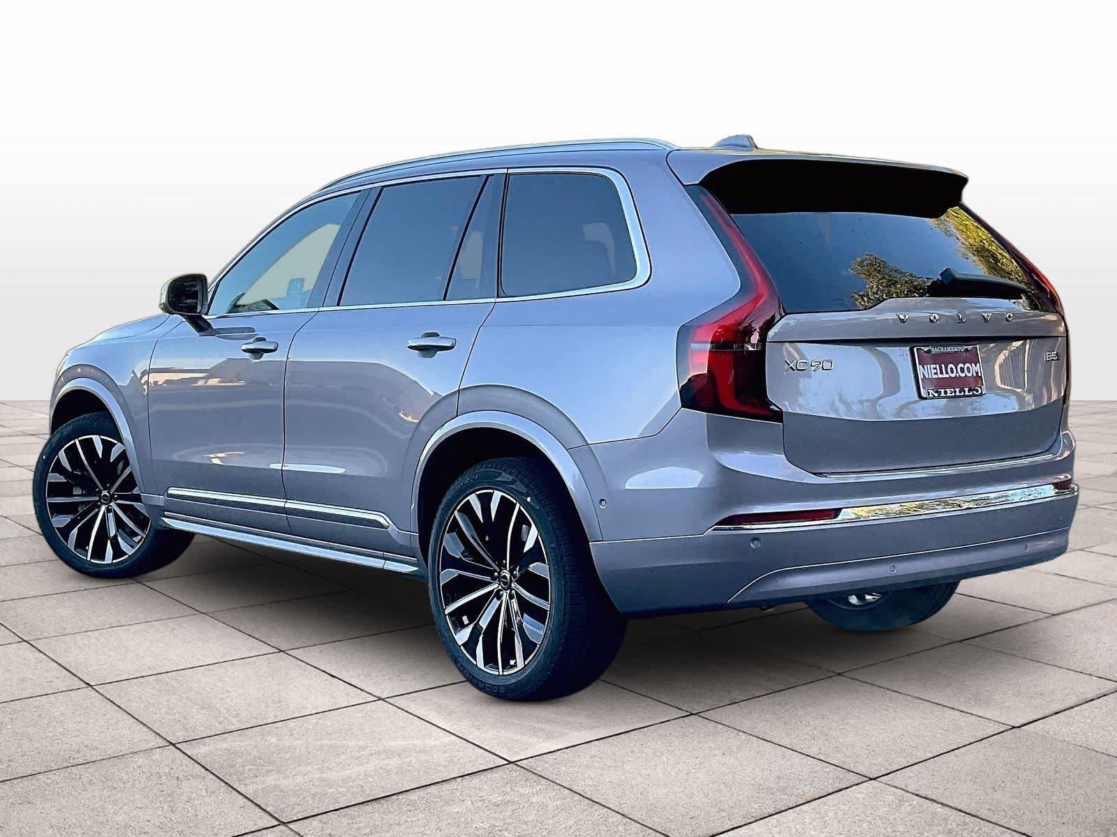 New 2027 Volvo XC90 B5 Plus AWD/4WD image 3