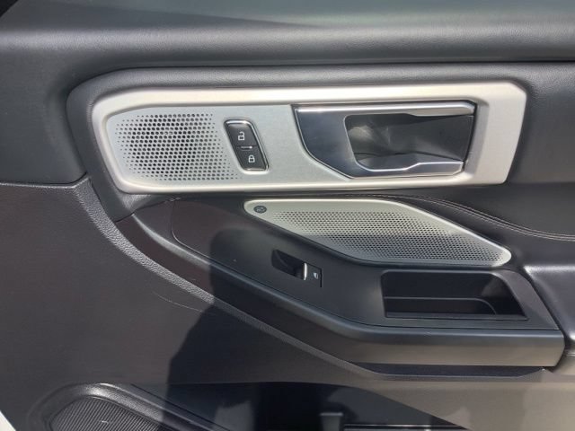 Used 2020 Ford Explorer Platinum w/ Premium Technology Package AWD/4WD image 25