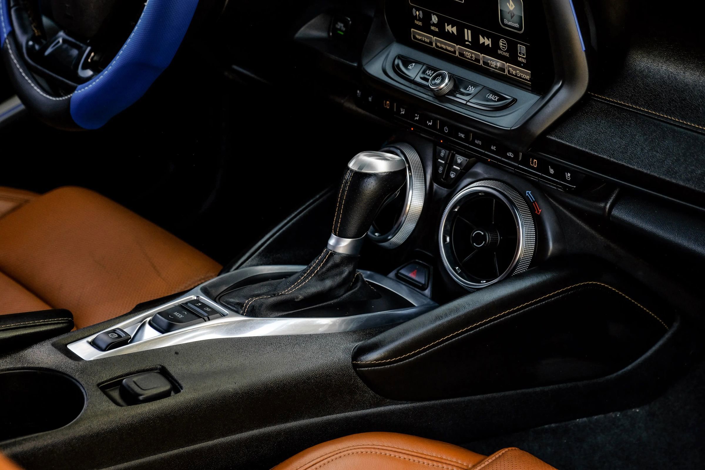 Used 2016 Chevrolet Camaro LT RWD image 27