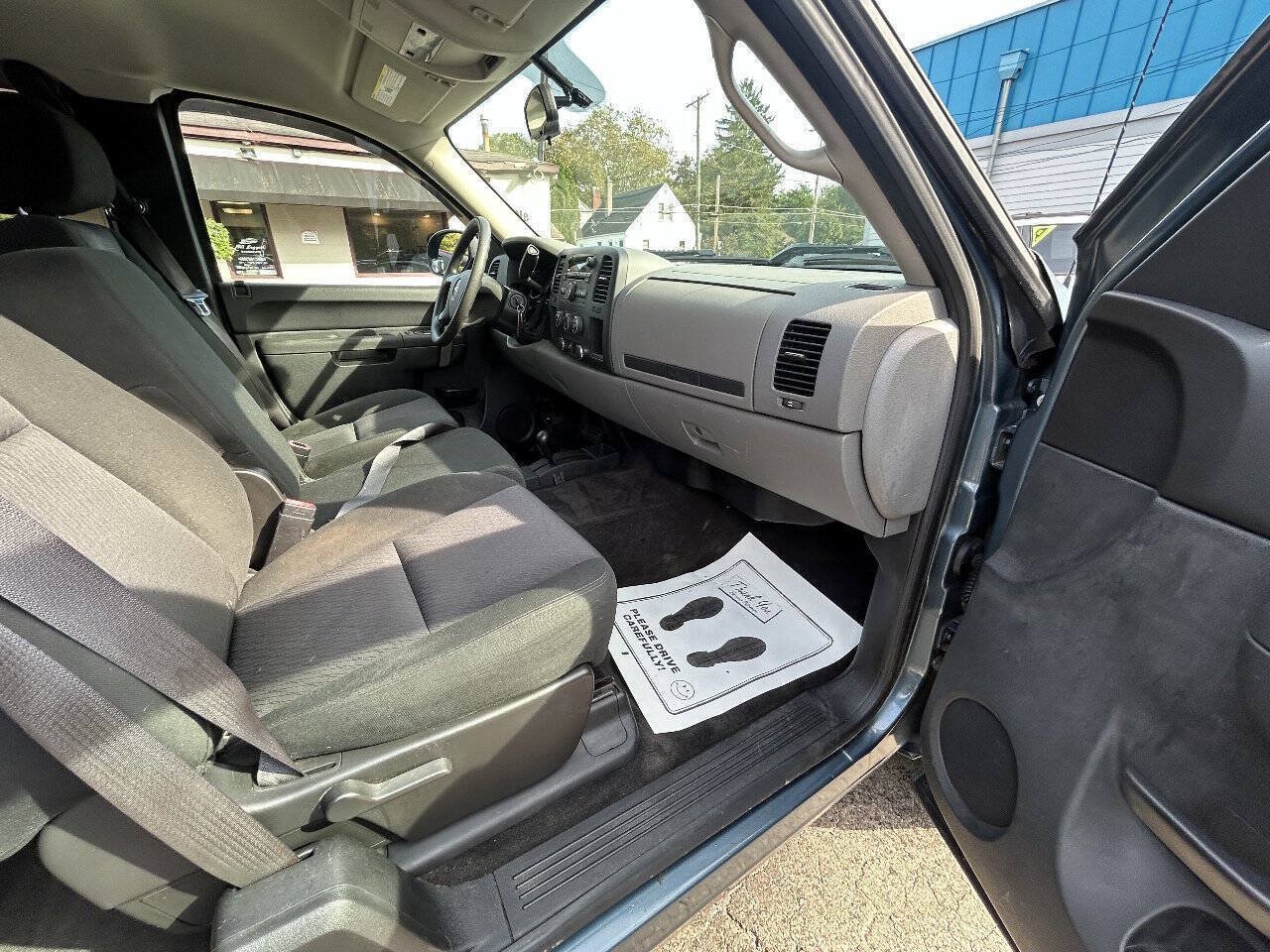 Used 2012 GMC Sierra 1500 SL w/ LPO, On The Job Package AWD/4WD image 9