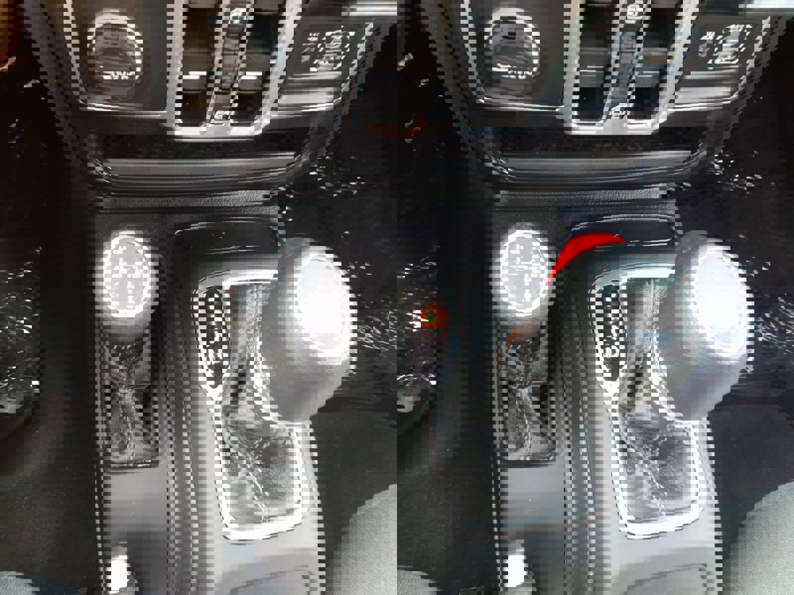 Used 2025 Jeep Wrangler Unlimited Sahara image 15