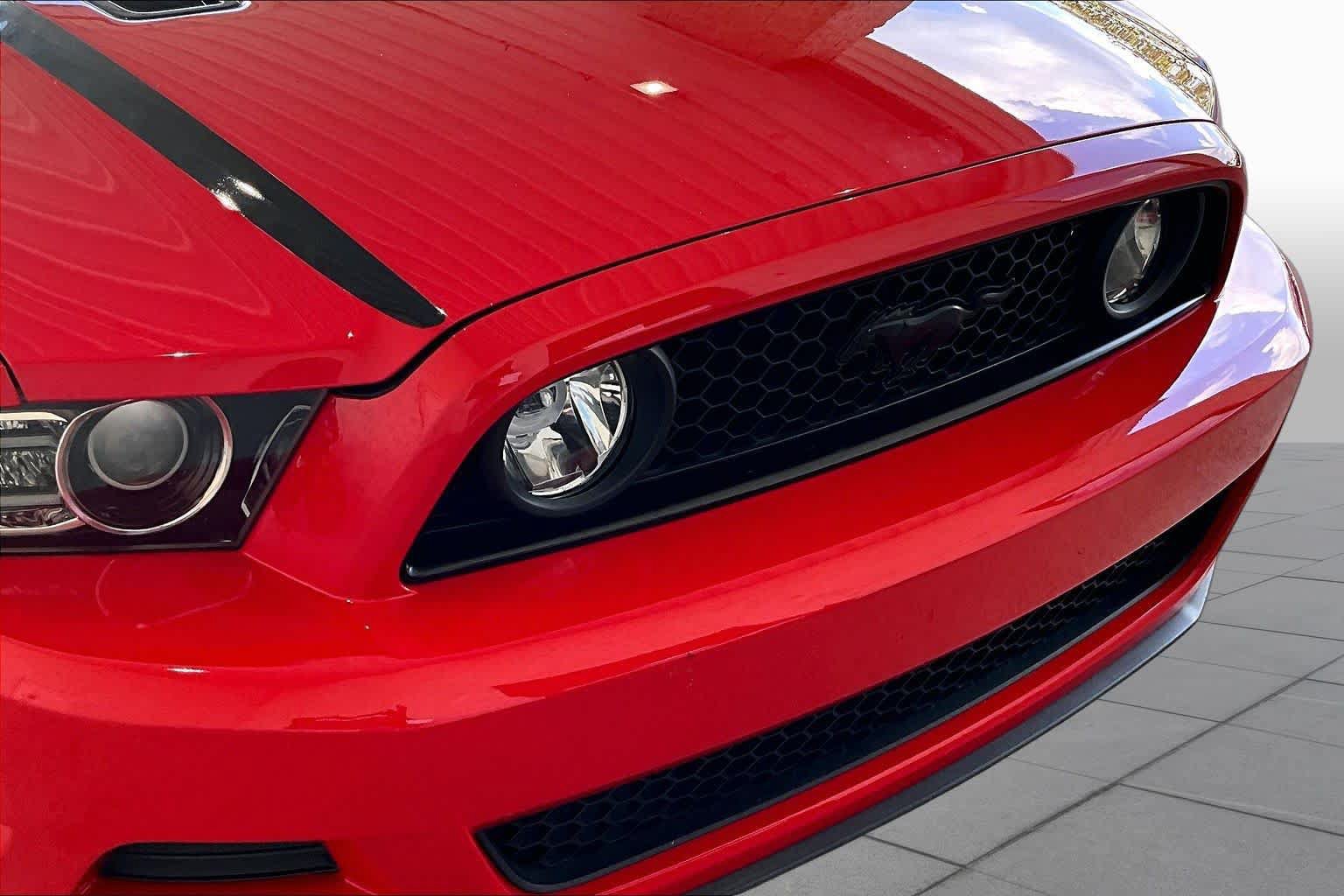 Used 2013 Ford Mustang GT Premium w/ Security Pkg RWD image 25