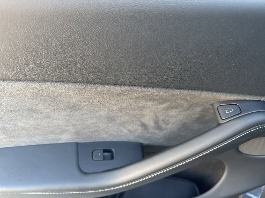 Used 2024 Tesla Model Y Long Range AWD/4WD image 19