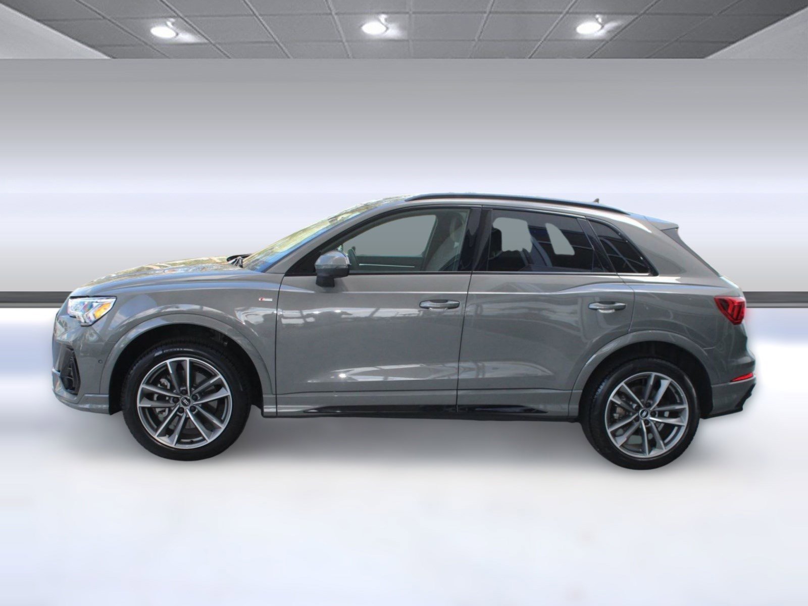 Used 2021 Audi Q3 2.0T Premium Plus image 2
