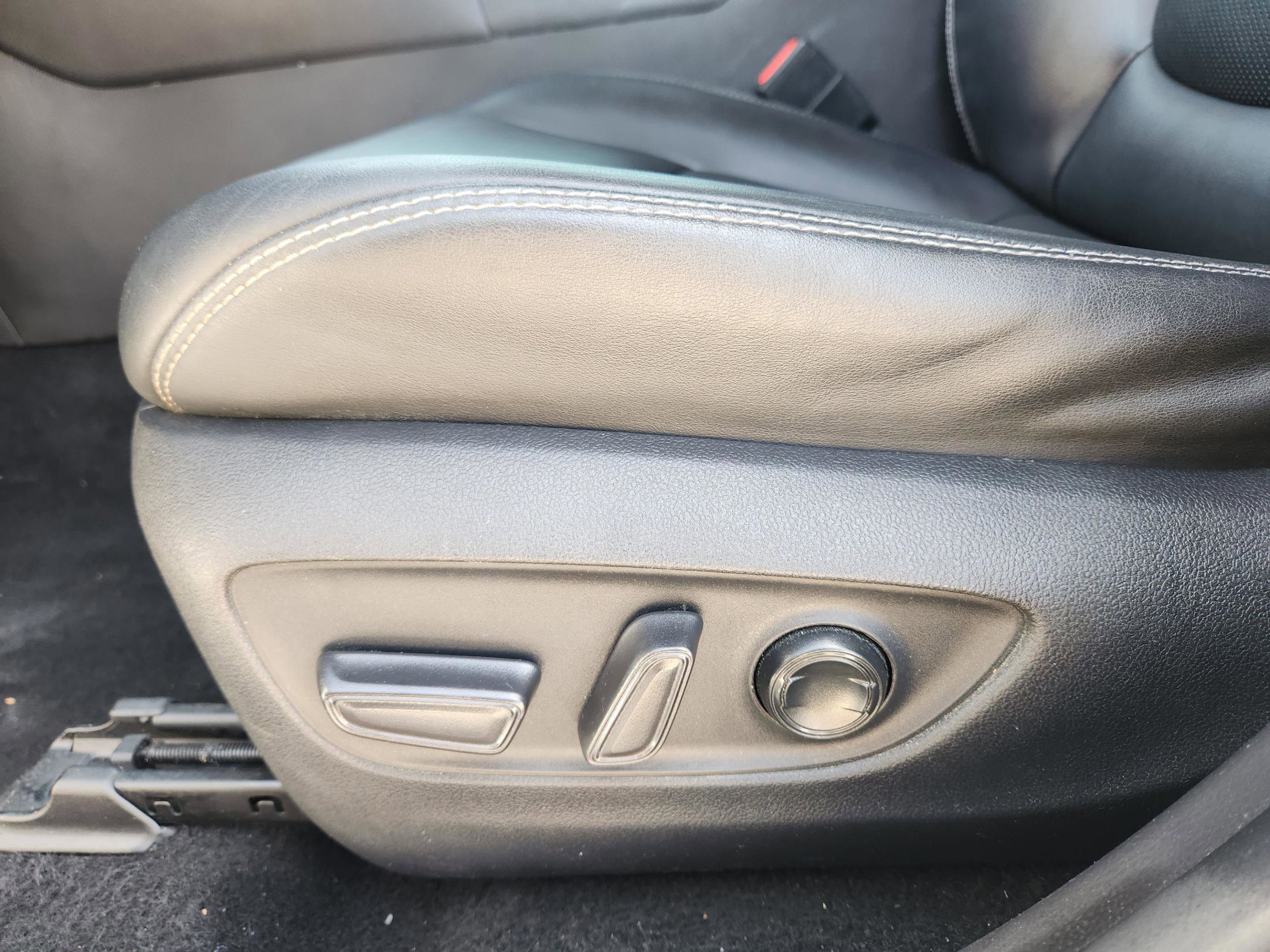 Used 2022 Toyota RAV4 Limited image 24