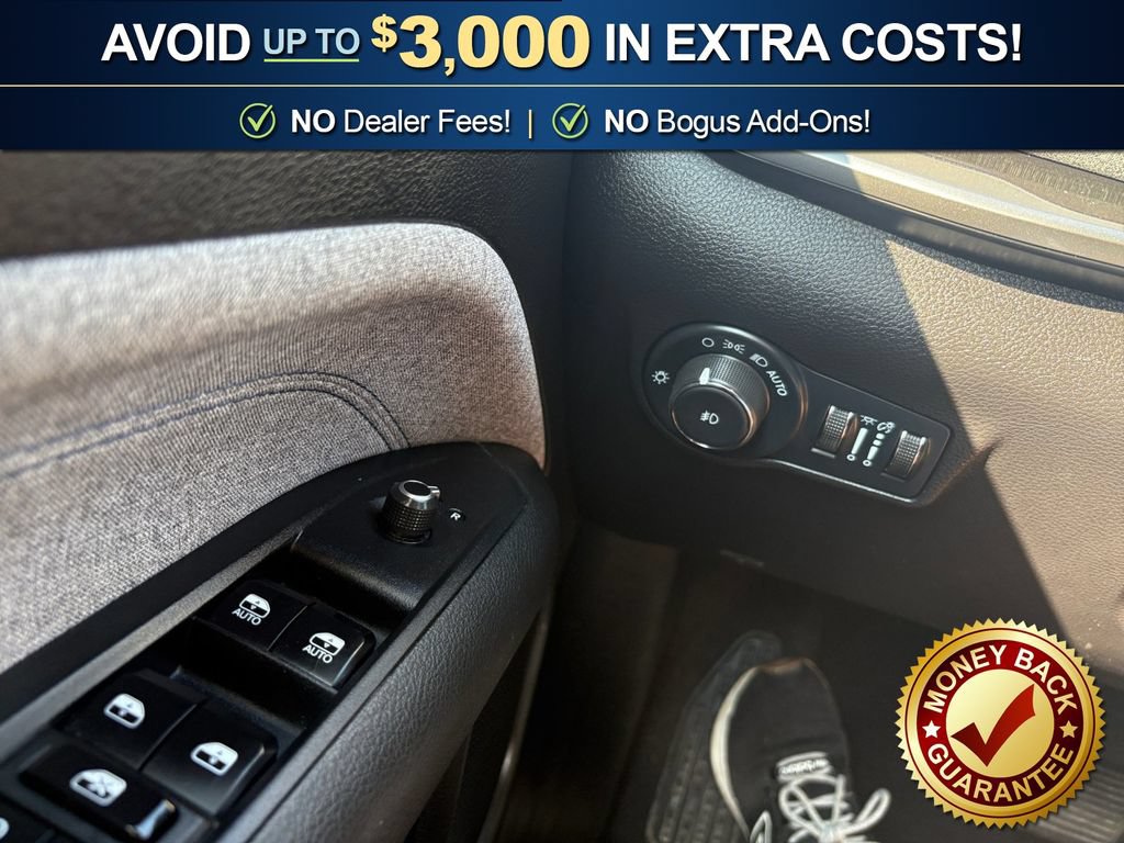 Used 2024 Jeep Compass Latitude AWD/4WD image 29