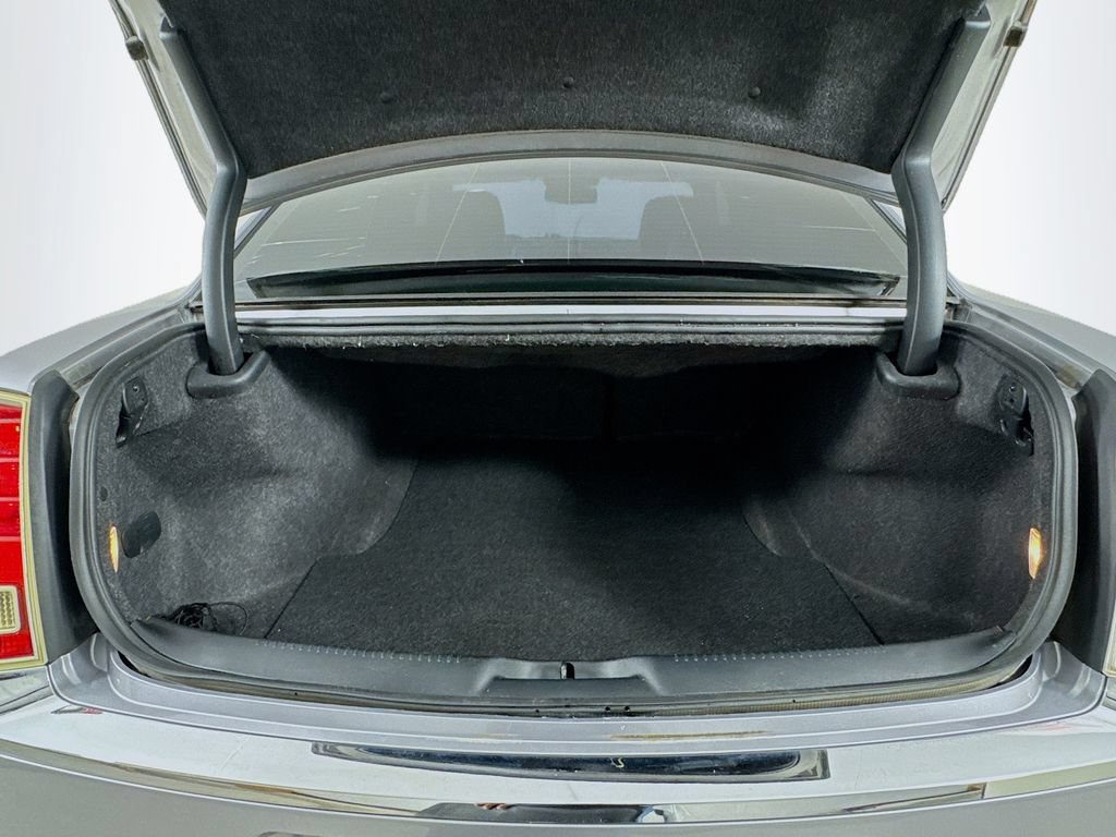 Used 2014 Chrysler 300 RWD image 29