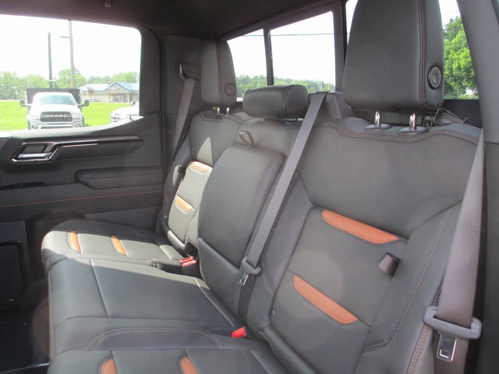 New 2026 GMC Sierra 1500 AT4 w/ AT4 Premium Package AWD/4WD image 17